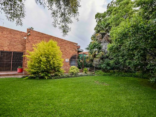 5 Bedroom Property for Sale in Langenhovenpark Free State